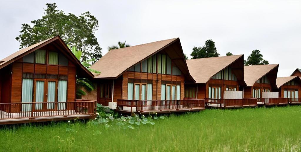 100 Islands Resort & Spa Surat Thani Exteriör bild
