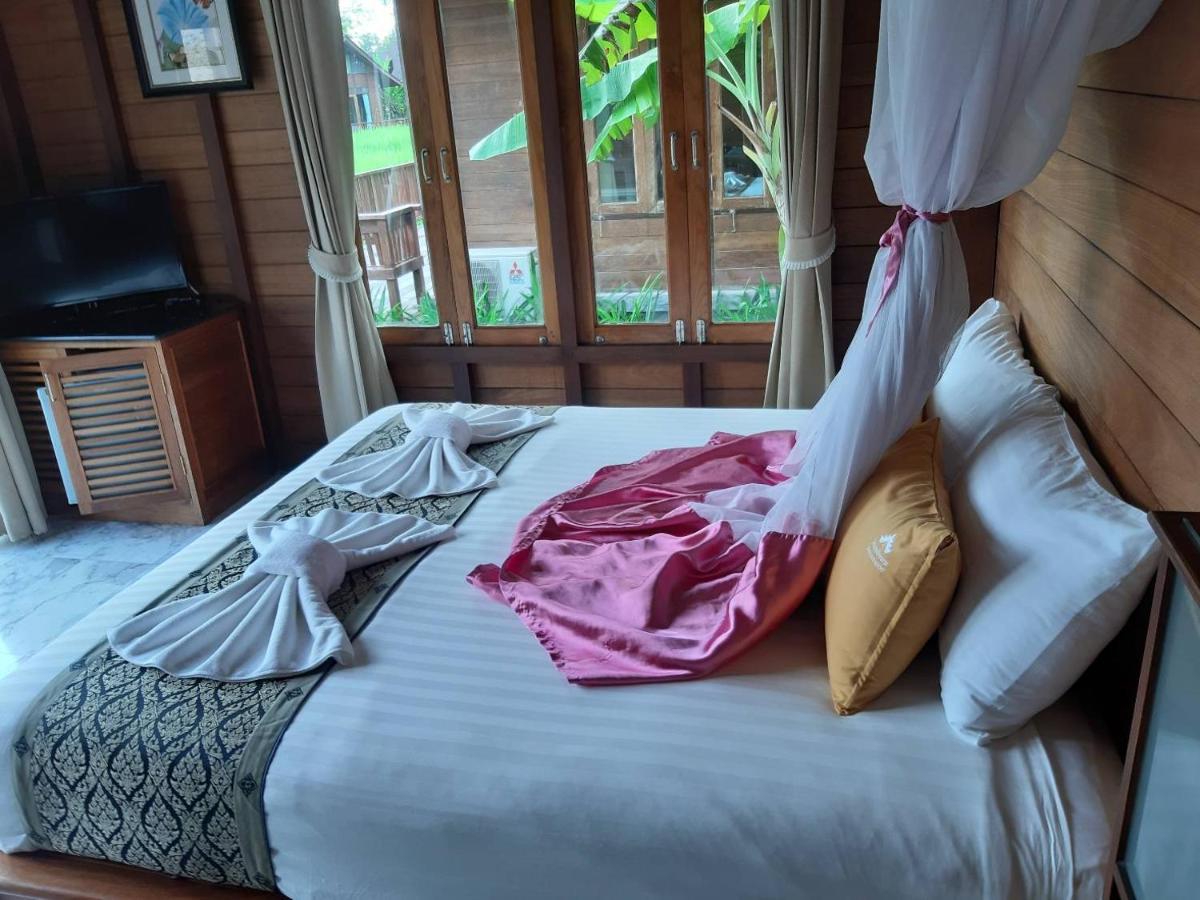 100 Islands Resort & Spa Surat Thani Exteriör bild