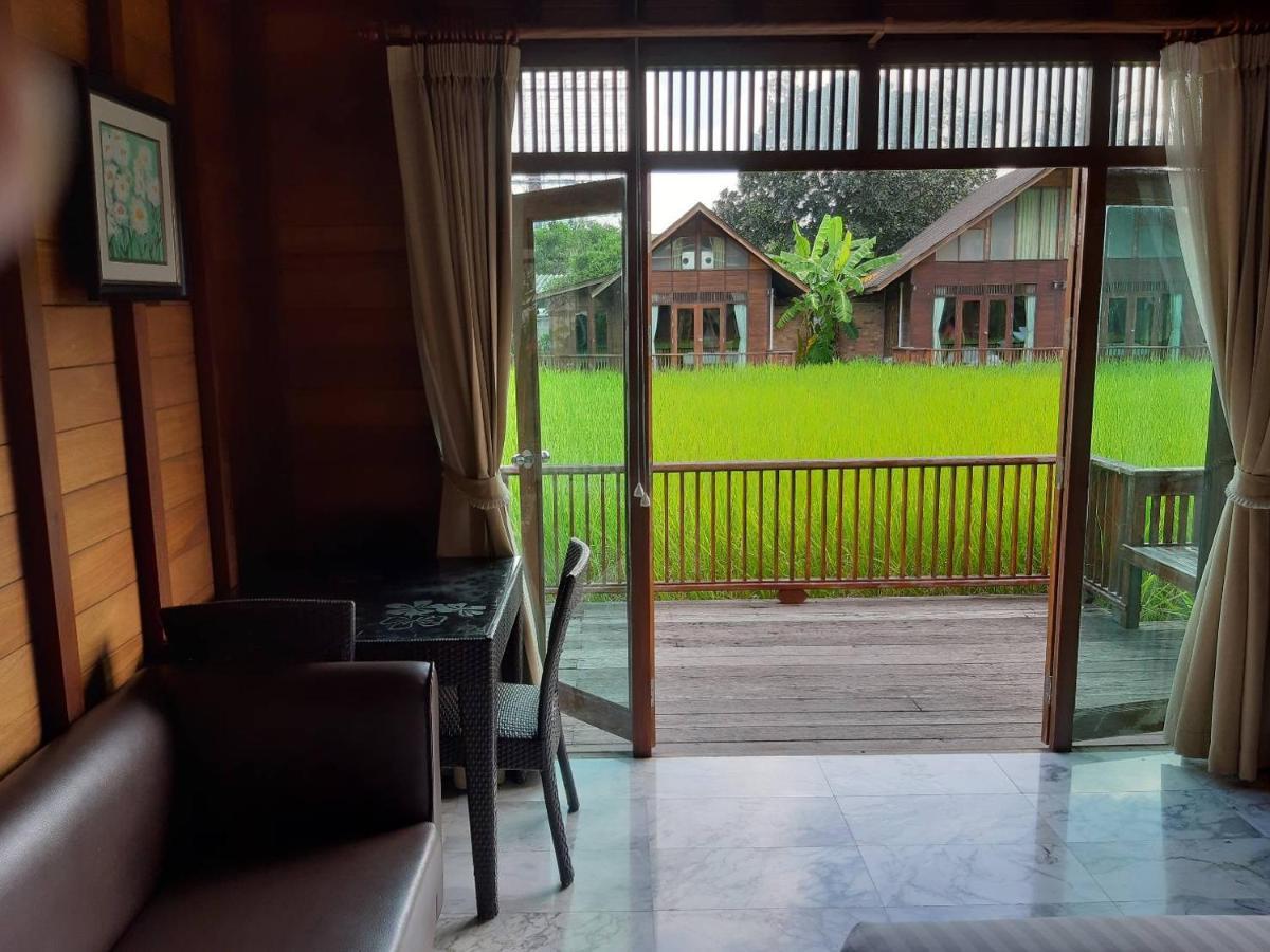 100 Islands Resort & Spa Surat Thani Exteriör bild