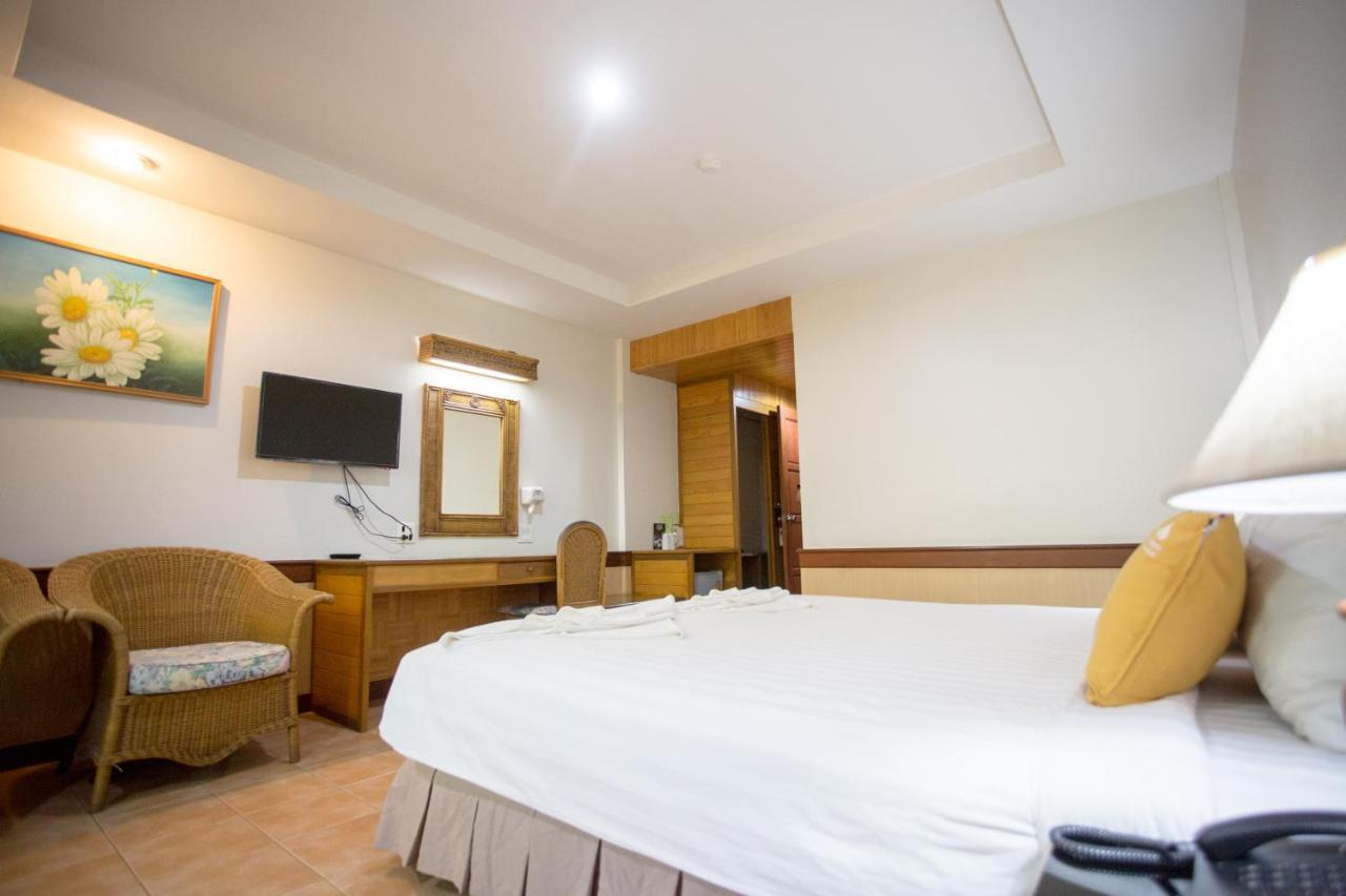 100 Islands Resort & Spa Surat Thani Exteriör bild
