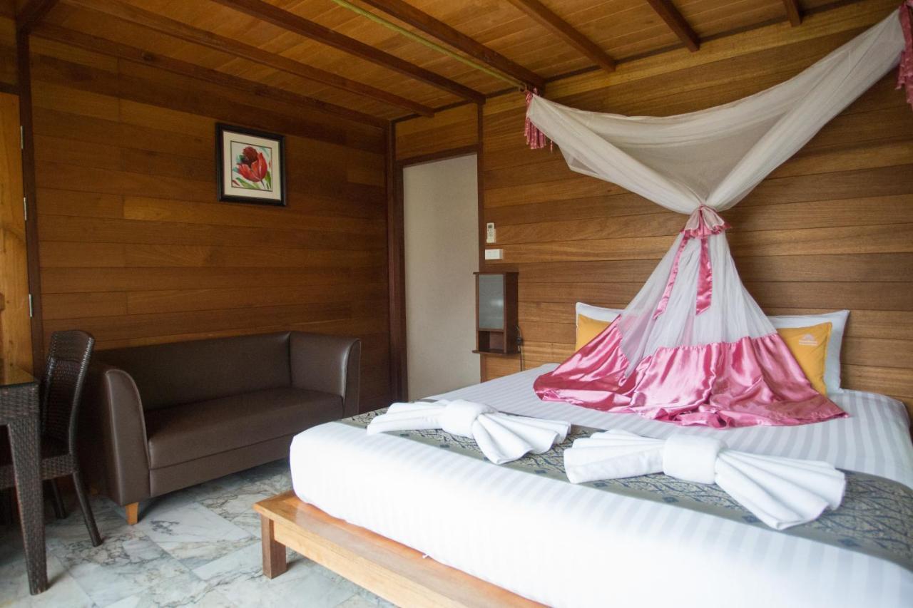 100 Islands Resort & Spa Surat Thani Exteriör bild